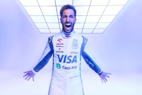 Η HUGO συνεργάζεται με τη VISA CASH APP RB FORMULA ONE  TEAM, αναδεικνύοντας το αυθεντικό της στυλ 