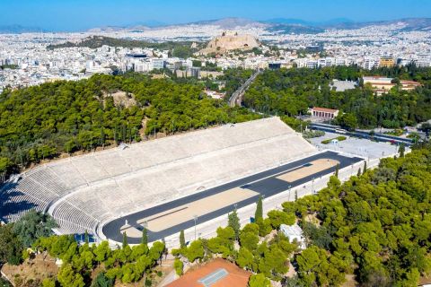 Ακρόπολη και Παναθηναϊκό Στάδιο, σημεία εκκίνησης και τερματισμού του 5ου ετάπ στην Αθήνα. 