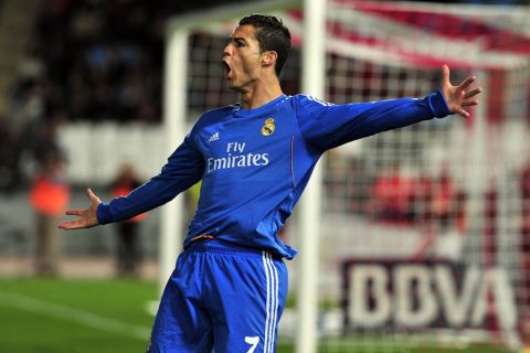 Partido de Liga entre el Almería y el Real Madrid en los Juegos del Mediterráneo. En la imagen, Cristiano Ronaldo celebra su gol. 

Spanish League match between Almería and Real Madrid. In this picture, Cristiano Ronaldo celebrates his goal.