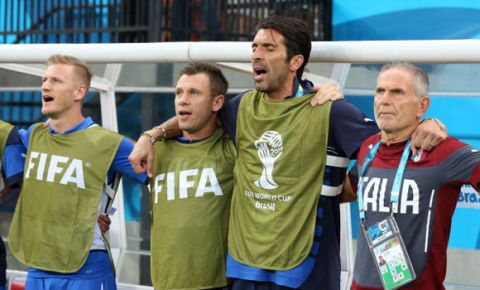 MANAUS, BRAZIL - JUNE 14: Antonio Cassano of Italy and goalkeeper of Italy Gianluigi Buffon look on from the bench during the 2014 FIFA World Cup Brazil Group D match between England and Italy at Arena Amazonia on June 14, 2014 in Manaus, Brazil. (Photo by Jean Catuffe/Getty Images)