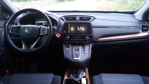 Οδηγώντας το Honda CR-V Hybrid 