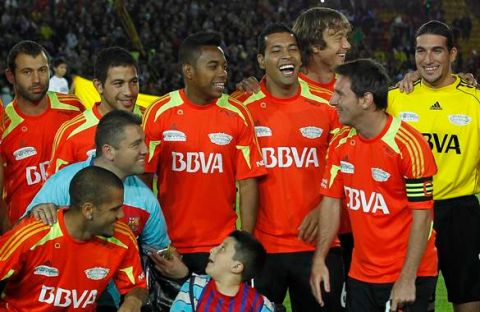 Bogotá, Colombia junio 21 de 2012
En el estadio el Campín se disputó el partido de Messi y sus amigos, La batalla de las estrellas.
Entre los jugadores están Radamel Falcao García, los brasileros Diego y Robinho, Forlan, entre otros 
Fotos Héctor Fabio Zamora
CEET 