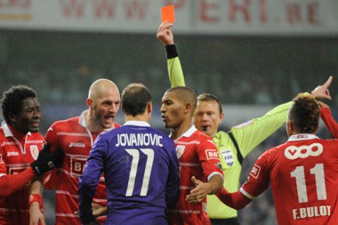 20130203 - ANDERLECHT, BELGIUM: (L-R)  the Jupiler Pro League match between Rsc Anderelcht and standard, in Anderlecht, Sunday 03 February 2013, on the tenth day of the Belgian soccer championship. BELGA PHOTO JOHN THYS