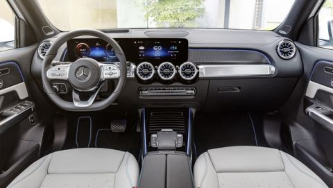 
Νέα Mercedes EQB: ηλεκτροκινητικότητα σε οικογενειακό πακέτο