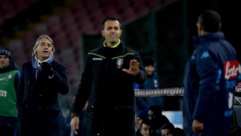 FC Internazionale's head coach Roberto Mancini argues with SSC Napoli's head coach during Italy's Cup soccer match in San Paolo stadium, 20 January 2016. Napoli boss Maurizio Sarri risks being banned for over four months after calling Inter Milan coach Roberto Mancini a "queer". ANSA / PRIMA PAGINA