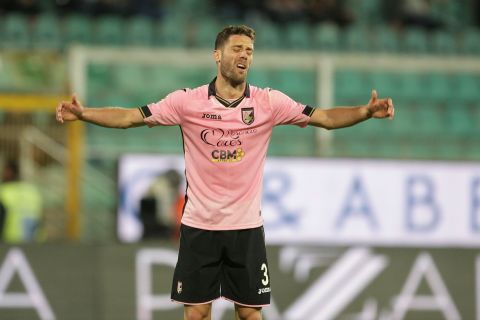 PALERMO, ITALY - APRIL 29: Andrea Rispoli of US Citta di Palermo shows his dejection during the Serie A match between US Citta di Palermo and Torino FC  at Stadio Renzo Barbera on April 29, 2015 in Palermo, Italy.  (Photo by Tullio M. Puglia/Getty Images)