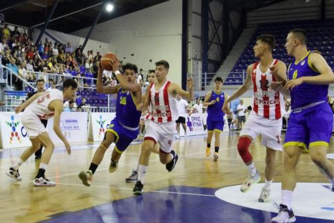 Ολυμπιακός - Περιστέρι 50-69: Επιβλητικοί πρωταθλητές Παίδων οι "κυανοκίτρινοι"