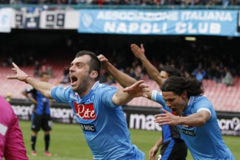 Napoli's Macedonian forward Goran Pandev (L) celebrates with Napoli's Uruguayan forward Edinson Cavani after scoring during the Serie A football match SSC Napoli vs Atalanta at San Paolo Stadium in Naples on March 17, 2013.  AFP PHOTO / CARLO HERMANNCARLO HERMANN,CARLO HERMANN/AFP/Getty Images