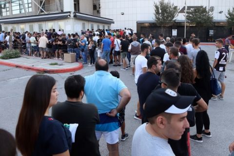 Ουρές για ένα εισιτήριο στο ΠΑΟΚ - Σπαρτάκ (PHOTOS)