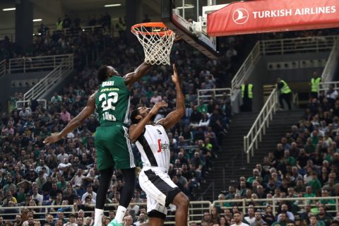 EuroLeague: Η απίθανη τάπα του Γκραντ στην κορυφή του Top-10, παρών για ακόμα μία φορά ο Λεσόρ