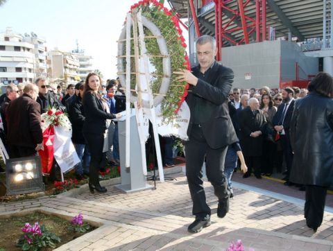 ΜΝΗΜΟΣΥΝΟ ΓΙΑ ΤΑ ΘΥΜΑΤΑ ΤΗΣ ΘΥΡΑΣ 7 (ΤΑΚΗΣ ΣΑΓΙΑΣ / Eurokinissi Sports)