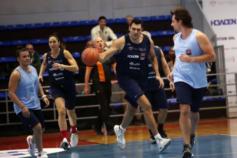 Διεξήχθη το 5ο Celebrity Basketball Game, παρουσία λαμπερών αστέρων, με στόχο την ευαισθητοποίηση για την αντιμετώπιση της έμφυλης βίας