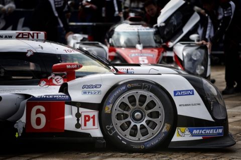 06 SARRAZIN Stéphane (fra) CONWAY Mike (gbr) KOBAYASHI Kamui (jpn) Toyota TS050 hybrid lmp1 team Toyota Gazoo racing ambiance during the 2016 Le Mans 24 hours pesage, on June 12 to 13 at Le Mans circuit, France - Photo Francois Flamand / DPPI