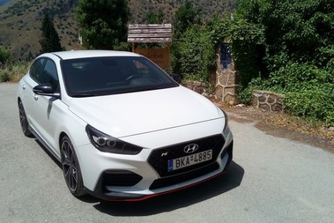 Στον δρόμο με το ολοκαίνουργιο i30 Fastback N 