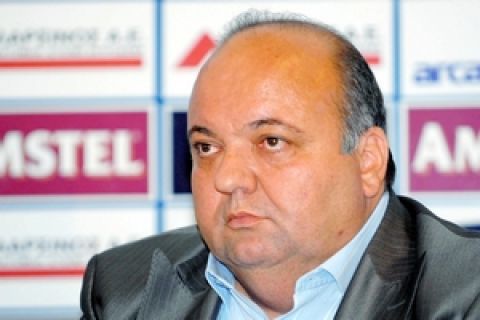 Μπάκος: "Με χίλια άτομα, μόνο σωτηρία"