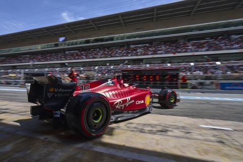 Formula 1: Οι αναβαθμισμένες Ferrari και Mercedes κάνουν τριπλή τη μάχη της κορυφής