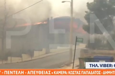 Φωτιά στην Αττική: Κάηκε το κλειστό της Πεντέλης