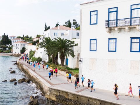 Η μεγάλη στιγμή του Spetses Mini Marathon έφτασε