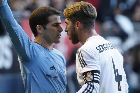 Partido de la Liga BBVA disputado entre Osasuna y Real Madrid. En la imagen, Oriol Riera celebra un tanto. League BBVA match played between Osasuna and Real Madrid. In this picture, Oriol Riera celebrates a goal.