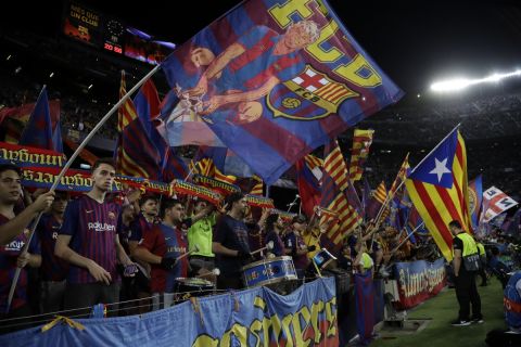 Οι φίλοι της Μπαρτσελόνα στο Camp Nou