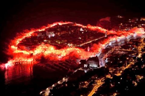 12.02.2011., Stara gradska jezgra, Dubrovnik - Proslavljeno 100 godina nogometnog kluba Hajduk u organizaciji Torcide Dubrovnik i Drustva prijatelja Hajduka- ogranka Dubrovnik. Najspektakularniji dio ove proslave bio je bakljada sa zidina i Porporele.
Photo: Grgo Jelavic/PIXSELL