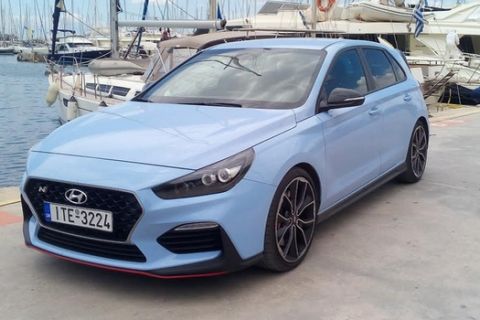 Πώς είναι να οδηγείς με τα 275 άλογα του Hyundai i30N