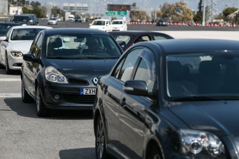 Κίνηση στα διόδια της Ελευσίνας την Παρασκευή 20 Μαρτίου 2020.
(EUROKINISSI/ΜΙΧΑΛΗΣ ΚΑΡΑΓΙΑΝΝΗΣ)