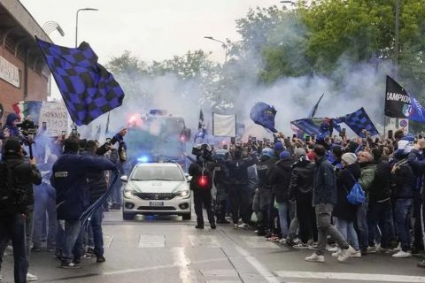 Πυροβολισμοί και μαχαιρώματα μεταξύ οπαδών της Ίντερ – Νεκρός μαφιόζος