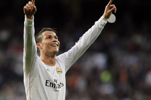 Partido de la Liga BBVA disputado entre el Real Madrid y el Levante. En la imagen, Cristiano Ronaldo celebra el primer gol. 

League BBVA match played between Real Madrid and Levante. In this picture, Cristiano Ronaldo celebrates first goal.