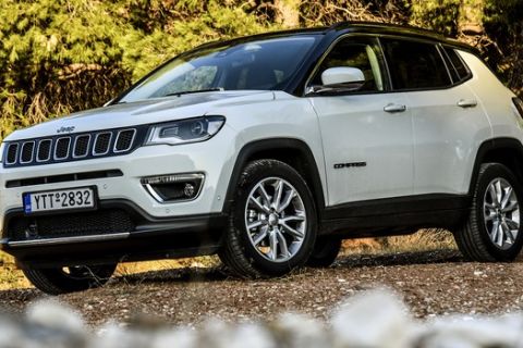 Το νέο Jeep Compass στη βασική δικίνητη έκδοση με τον κινητήρα 1.3 Turbo 150 ίππων