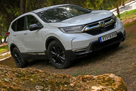 Δοκιμή Honda CR-V 2.0 e:HEV 4WD: Υβριδικό SUV με επιδόσεις 185 ίππων και κατανάλωση σουπερμίνι