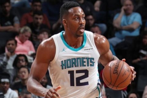 Ο Dwight Howard στη Μύκονο με μαγιό με αερόστατα!