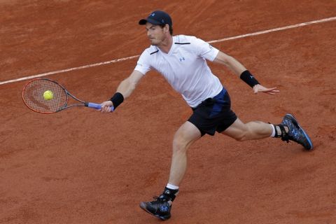 Britain's Andy Murray plays a shot against Russia Karen Khachanov during their fourth round match of the French Open tennis tournament at the Roland Garros stadium, in Paris, France. Monday, June 5, 2017. (AP Photo/Michel Euler)