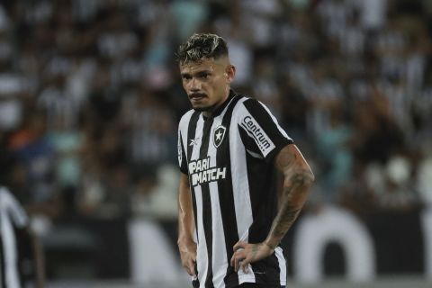 Tiquinho Soares of Brazil's Botafogo looks on during a Copa Libertadores Group D soccer match against Colombia's Junior FC at Nilton Santos stadium in Rio de Janeiro, Brazil, Wednesday, April 3, 2024. (AP Photo/Bruna Prado)