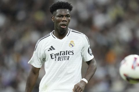 Real Madrid's Aurelien Tchouameni during the La Liga soccer match between Real Madrid and Villareal in Madrid, Spain, on Saturday, Oct. 5, 2024. (AP Photo/Bernat Armangue)