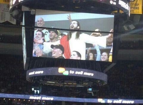 Ο "Ιησούς" εμφανίστηκε σε αγώνα του NHL!