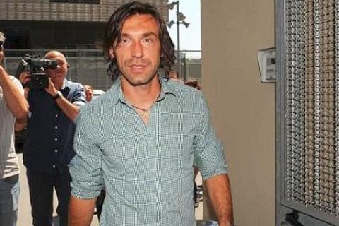 Foto Fabio Ferrari / LaPresse
24 05 2011 Torino, Italia
Sport, calcio
Andrea Pirlo, nuovo giocatore della Juventus Fc, arriva a Torino per la visite mediche.
Nella foto:Andrea Pirlo
 
Photo Fabio Ferrari / LaPresse
24 08 2011 Turin, Italy
Sport, calcio
Andrea Pirlo, new player of Juventus Fc, arrives in Turin for the medicals exams.
Nella foto:Andrea Pirlo