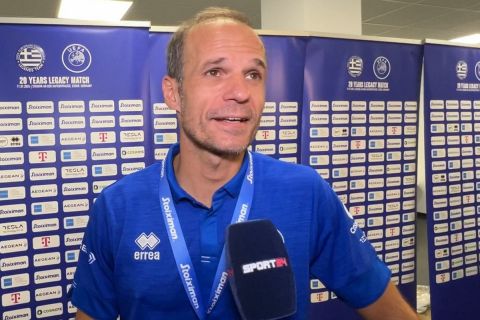 Ο Άγγελος Μπασινάς στο SPORT24: "Η στιγμή που στήνω την μπάλα στο κόρνερ με την Πορτογαλία είναι ό,τι καλύτερο μπορώ να σκεφτώ"