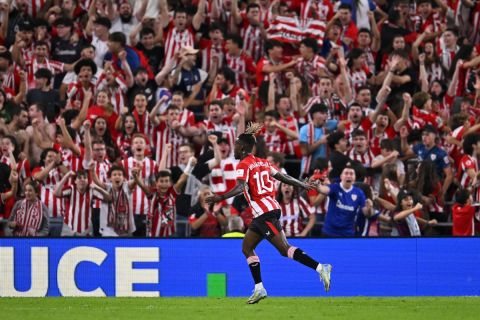 Athletic Bilbao's Nico Williams celebrates after scoring his sides first goal during the Europa League opening phase soccer match between Athletic Club and Slavia at the San Mames stadium in Bilbao, Spain, Thursday, Oct. 24, 2024. (AP Photo/Miguel Oses)