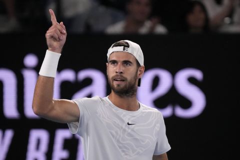 Ο Κάρεν Χατσάνοφ πανηγυρίζει στο Australian Open