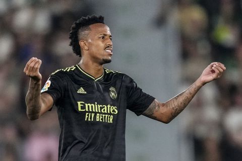 Real Madrid's Eder Militao during the Spanish La Liga soccer match between Elche and Real Madrid at the Martinez Valero Stadium in Elche, Spain, Wednesday, Oct. 19, 2022. (AP Photo/Jose Breton)