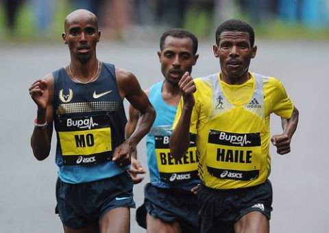 GATESHEAD, ENGLAND - SEPTEMBER 15: Kenenisa Bekele (C), Haile Gebrselassie (R) and Mo Farah race during the Great North Run on September 15, 2013 in Gateshead, England. (Photo by Nigel Roddis/Getty Images)