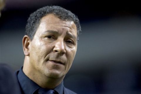 Coach Henk ten Cate before the first round, second leg UEFA Cup soccer match between Ajax and Dinamo Zagreb at the ArenA stadium in Amsterdam, Netherlands, Thursday Oct. 4, 2007. (AP Photo/Evert Jan Daniels)