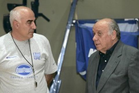 Από τη συνάντηση του Θανάση Μπελιγράτη με τον Κώστα Χαριτωνίδη δεν βγήκε τίποτα, αφού οι δύο άνδρες θα συναντηθούν τις επόμενες μέρες