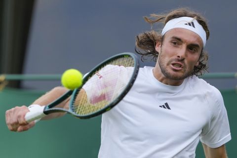 Ντάνιελ - Τσιτσιπάς 0-3: Νικηφόρα πρεμιέρα για τον Στέφανο στο Wimbledon, που συνεχίζει με υψηλές βλέψεις