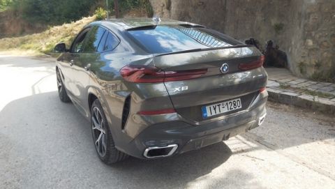 Οδηγούμε την επιβλητική BMW X6 xDrive 30 d