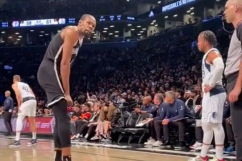 NBA, ο Ντουράντ άνοιξε διάλογο με φίλαθλο: "Σκάσε και κάτσε κάτω"