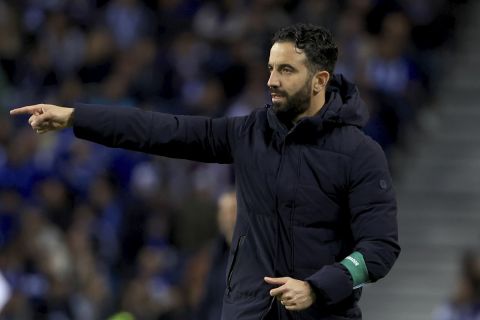 Sporting's head coach Ruben Amorim gestures during a Portuguese league soccer match between FC Porto and Sporting CP at the Dragao stadium in Porto, Portugal, Sunday, April 28, 2024. (AP Photo/Luis Vieira)