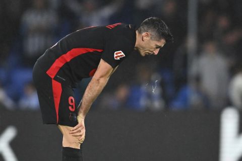 Barcelona's Robert Lewandowski reacts after the Spanish La Liga soccer match between Real Sociedad and Barcelona at the Anoeta stadium, in San Sebastian, Spain, Sunday, Nov. 10, 2024. (AP Photo/Miguel Oses)