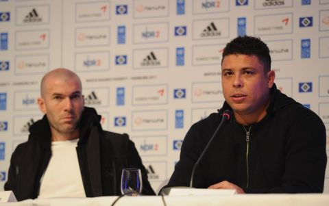 HAMBURG, GERMANY - DECEMBER 13:  Zinedine Zidane of France and Ronaldo of Brazil address the media during the Match Against Poverty press conference at the Grand Elysée hotel  on December 13, 2011 in Hamburg, Germany.  (Photo by Stuart Franklin/Bongarts/Getty Images)